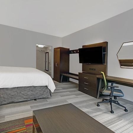 Holiday Inn Express - Milwaukee Downtown By Ihg Exterior photo