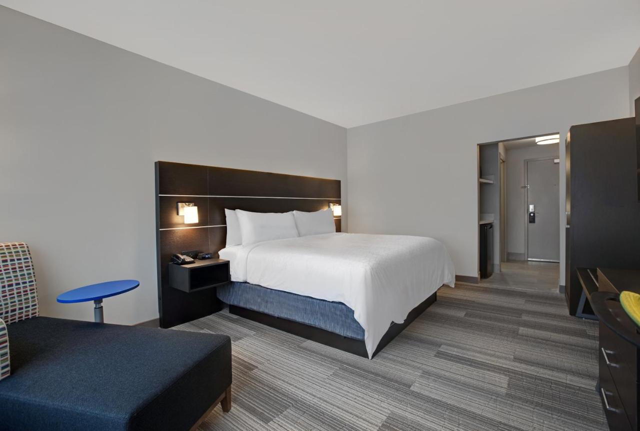 Holiday Inn Express - Milwaukee Downtown By Ihg Exterior photo